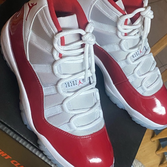 Retro Jordan cherry 11s DS never worn don’t have original box bought off goat